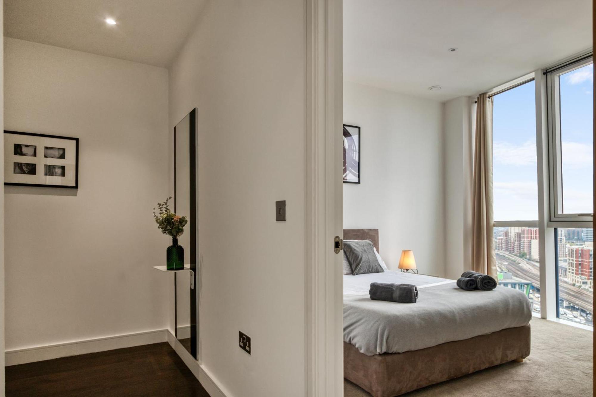 Apartamento Stunning 360º View Luxurious Penthouse Londres Exterior foto