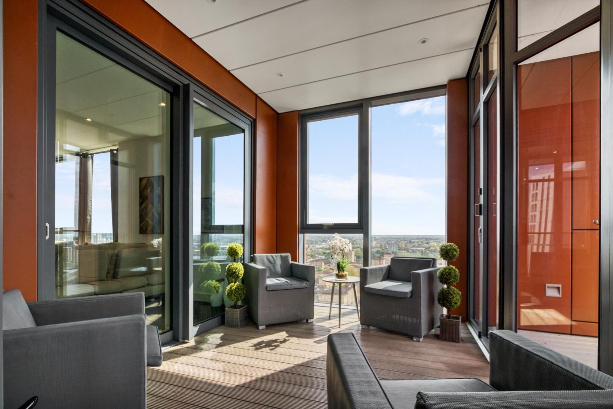 Apartamento Stunning 360º View Luxurious Penthouse Londres Exterior foto
