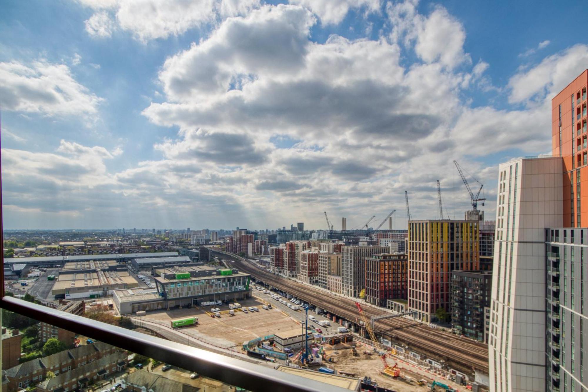 Apartamento Stunning 360º View Luxurious Penthouse Londres Exterior foto